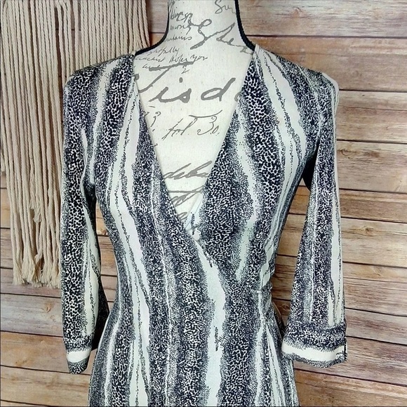 Diane Von Furstenberg | Silk Speckled Dot Print 3/4 Sleeve Wrap Style Midi Dress - Picture 2 of 8